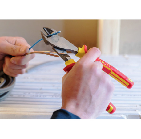 Кусачки диэлектрические MaxSteel VDE 1000V диагональные 160 мм Stanley 0-84-009 купить