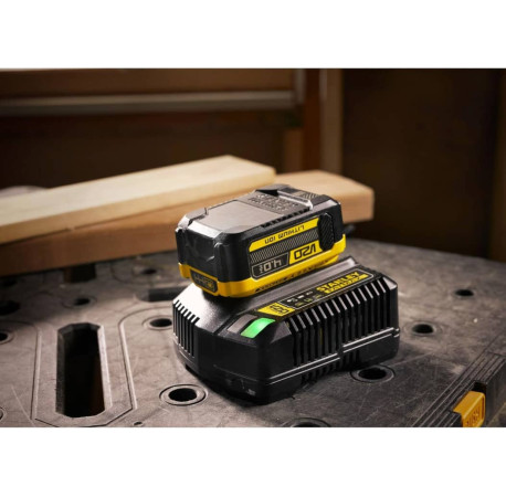 Аккумуляторная батарея Li-Ion 18В 6Ач STANLEY Fatmax SFMCB206 в магазине Tools DeWalt