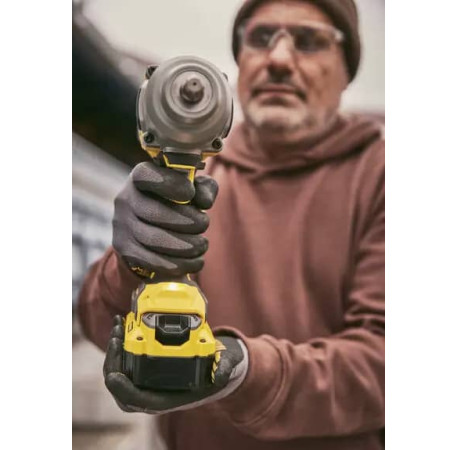 Гайковерт акумуляторний ударний Li-lon 18В 950Нм Stanley Fatmax SFMCF940B вартість