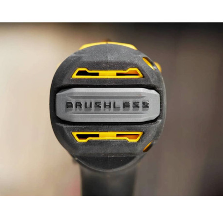 Дриль-шуруповерт акумуляторний Li-lon 18В 2Аг 60Нм STANLEY Fatmax SFMCD710D2K в магазині Tools DeWalt