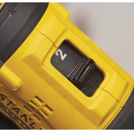Дриль-шуруповерт акумуляторний Li-lon 18В 2Аг 60Нм STANLEY Fatmax SFMCD710D2K вартість
