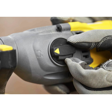Перфоратор акумуляторний SDS-Plus Li-lon 18В 4Аг 2Дж Stanley Fatmax SFMCH900M22 в магазині Tools DeWalt