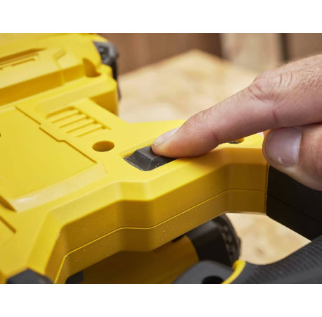 Пила торцовочная аккумуляторная Li-Ion 190мм 18В 4Ач Stanley Fatmax SFMCS701M1+SFMCS600B цена