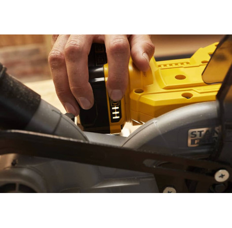 Пила торцовочная аккумуляторная Li-Ion 190мм 18В 4Ач Stanley Fatmax SFMCS701M1+SFMCS600B в Тулс ДеВолт