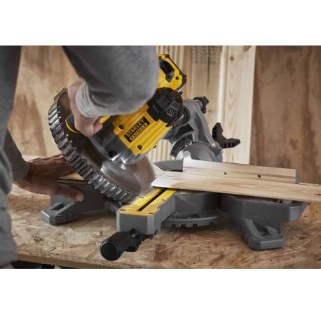 Пила торцовочная аккумуляторная Li-Ion 190мм 18В 4Ач Stanley Fatmax SFMCS701M1+SFMCS600B стоимость